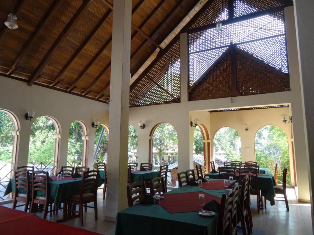 Hotel Shalini Anuradhapura Esterno foto