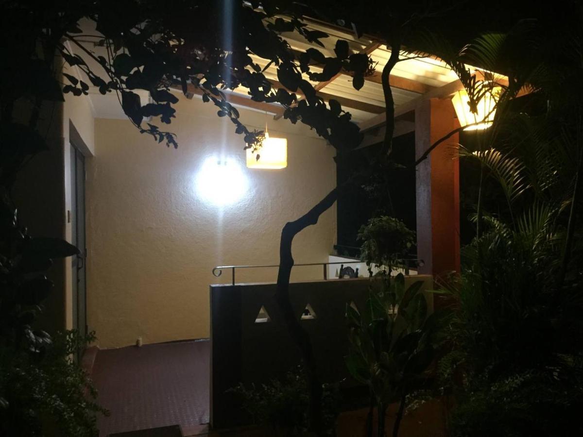 Hotel Shalini Anuradhapura Esterno foto