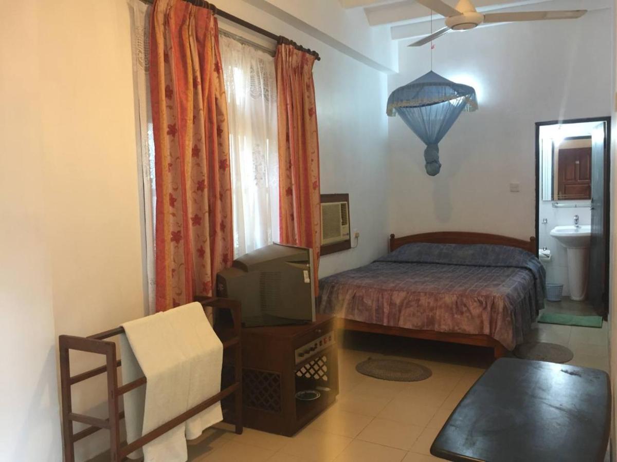 Hotel Shalini Anuradhapura Esterno foto