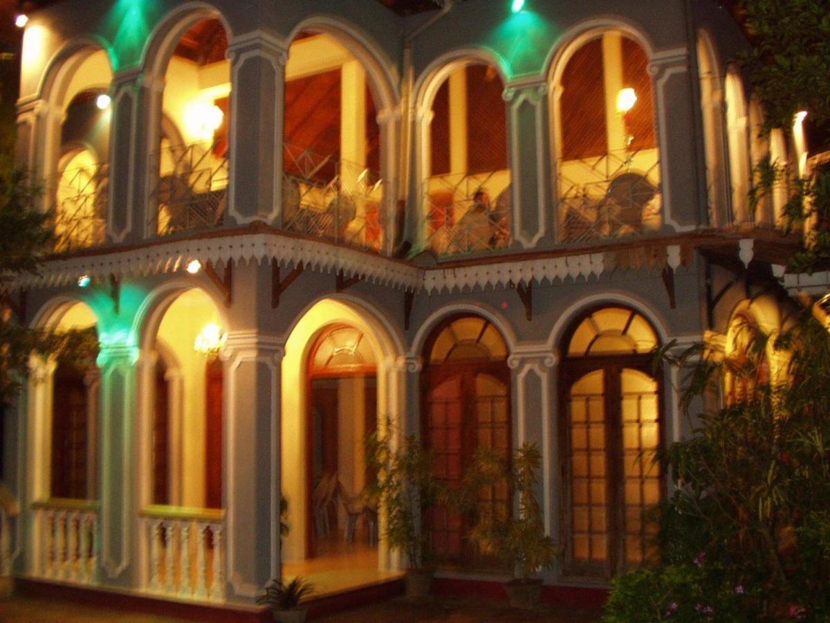 Hotel Shalini Anuradhapura Esterno foto